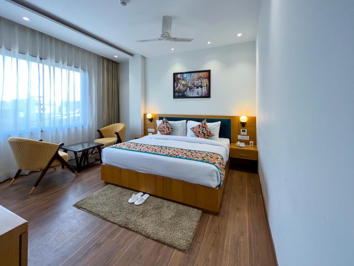 Hotel Classio Royale Amritsar Exterior foto